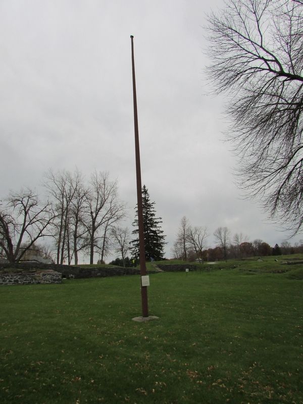 Marker in Fort St. Fr�d�ric image. Click for full size.