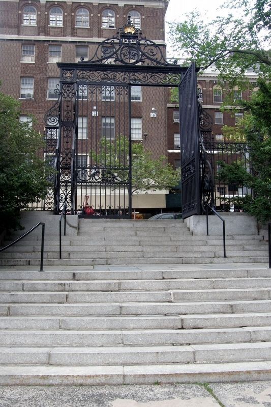 The Vanderbilt Gate image. Click for full size.