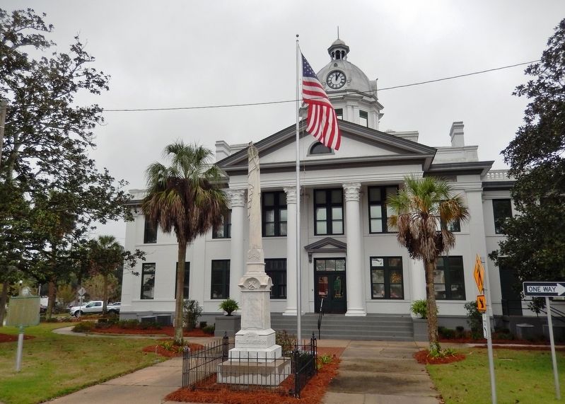 Jefferson County Civil War Confederate Soldier Monument (<i>in front of courthouse; near marker</i>). Click for full size. Jefferson County Civil War Confederate Soldier Monument (<i>in front of courthouse; near marker</i>) image. Click for full size.