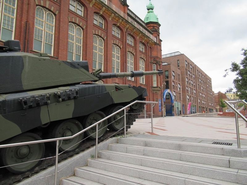 Challenger 2 Tank in front of the Discovery Museum image. Click for full size.
