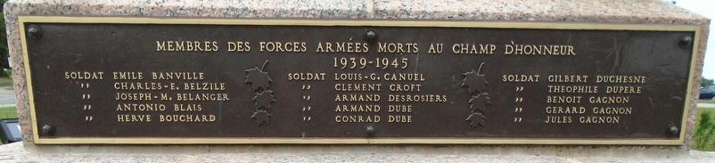 Monument commémoratif de guerre / War Memorial. Click for full size. Monument commémoratif de guerre / War Memorial image. Click for full size.