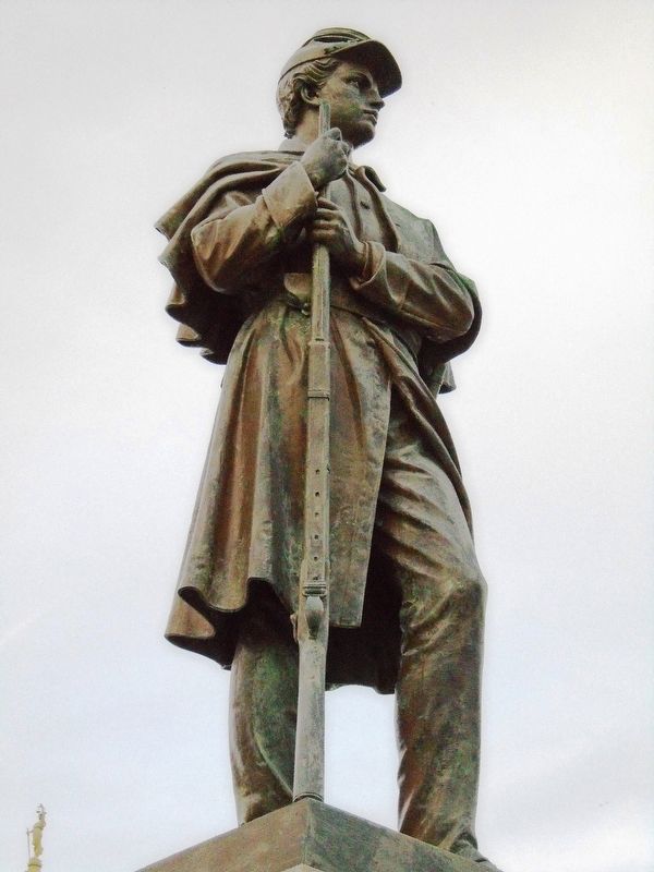Civil War Memorial Statue. Click for full size. Civil War Memorial Statue image. Click for full size.
