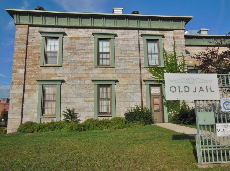 Old Dubuque County Jail (<i>east side view from near marker</i>) image. Click for full size.