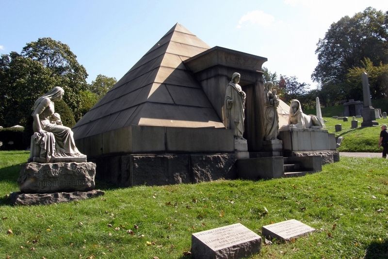 The Van Ness-Parsons Family Tomb image. Click for full size.