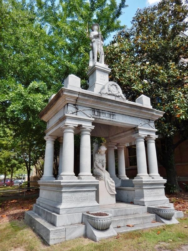 Jones County Courthouse Confederate Monument image. Click for full size.
