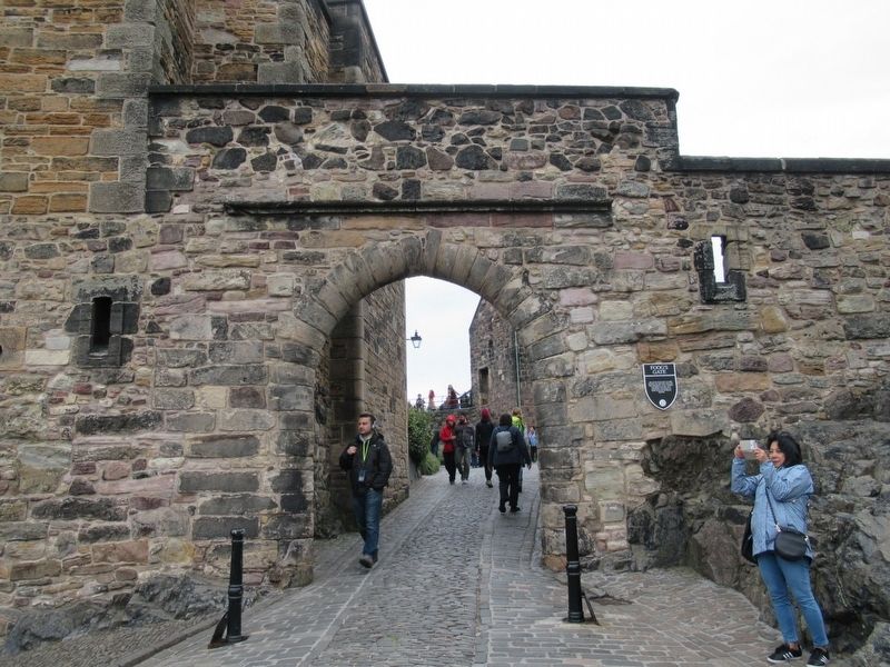 Foogs Gate at Edinburgh Castle image. Click for full size.
