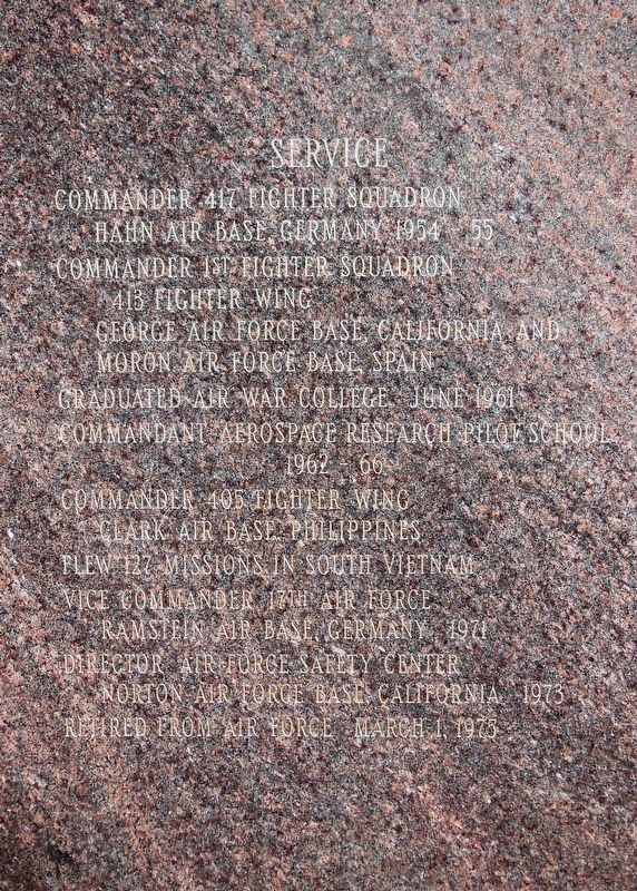 Monument detail: "Service" panel (<i>west</i>) image. Click for full size.