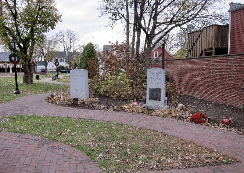 Farmingdale War Memorial - wide view. Click for full size. Farmingdale War Memorial - wide view image. Click for full size.