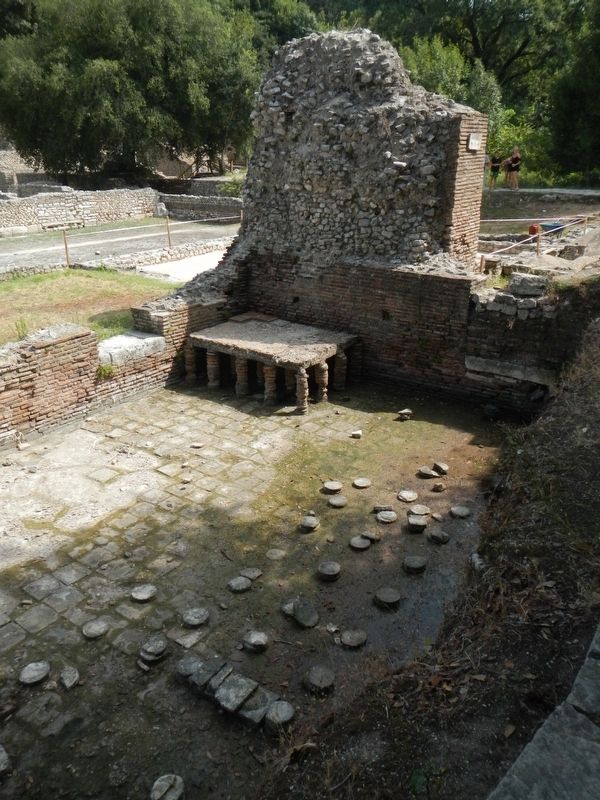 Roman Bath ruins. Click for full size. Roman Bath ruins image. Click for full size.