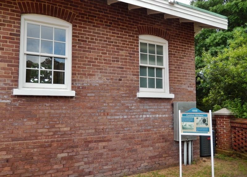 1888 Outdoor Kitchens Marker (<i>wide view; former kitchen building in background</i>) image. Click for full size.