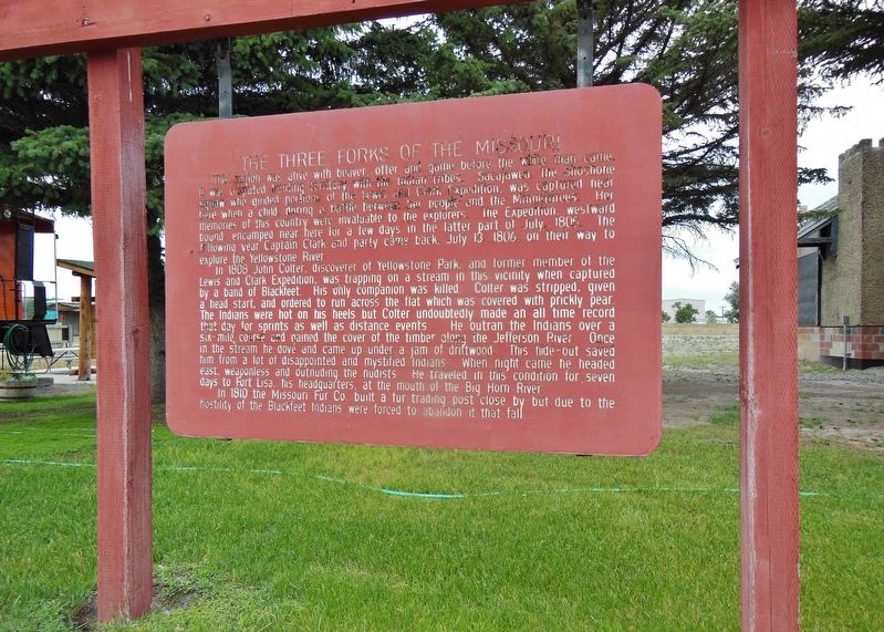 The Three Forks of the Missouri Marker (<i>tall view</i>) image. Click for full size.