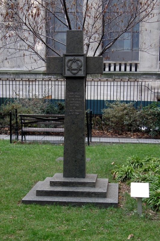 The Reverend Dr. John Heuss gravesite image. Click for full size.