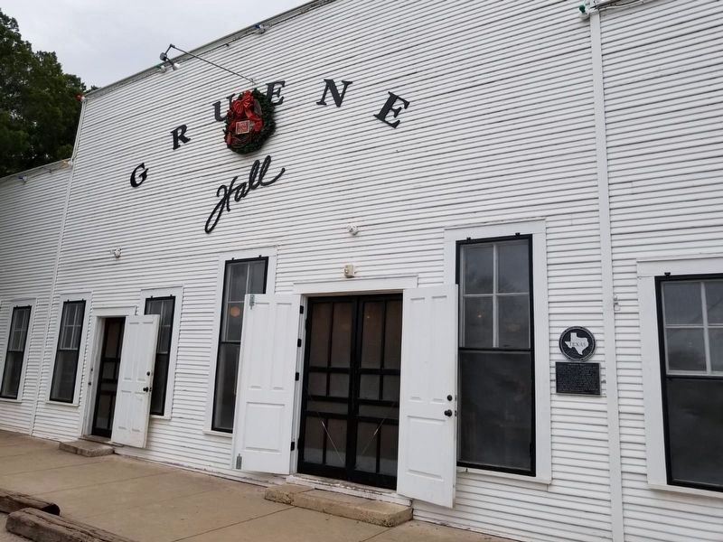 Gruene's Hall and Marker image. Click for full size.