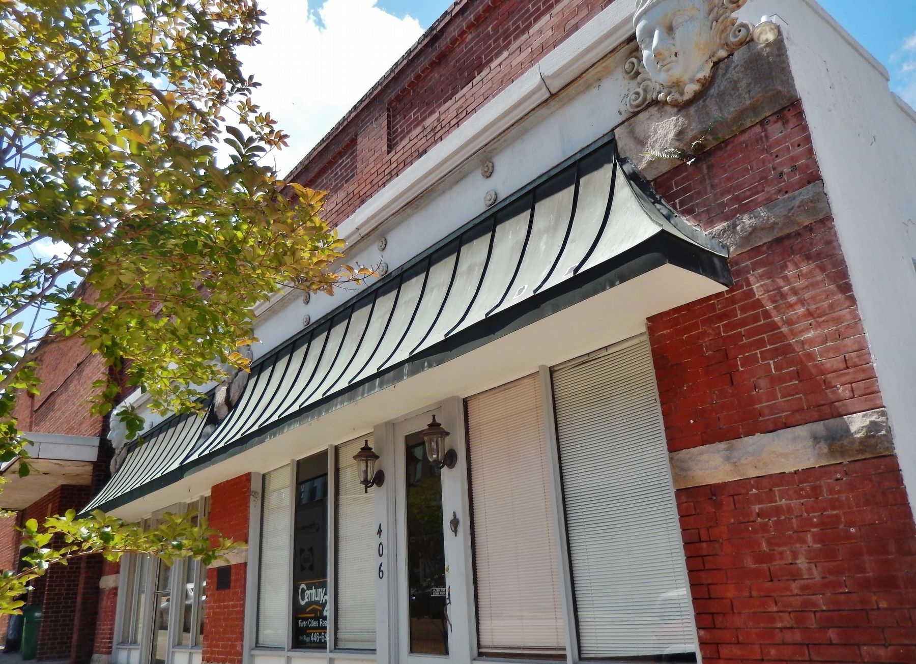 Old Natchez Hotel image. Click for full size.