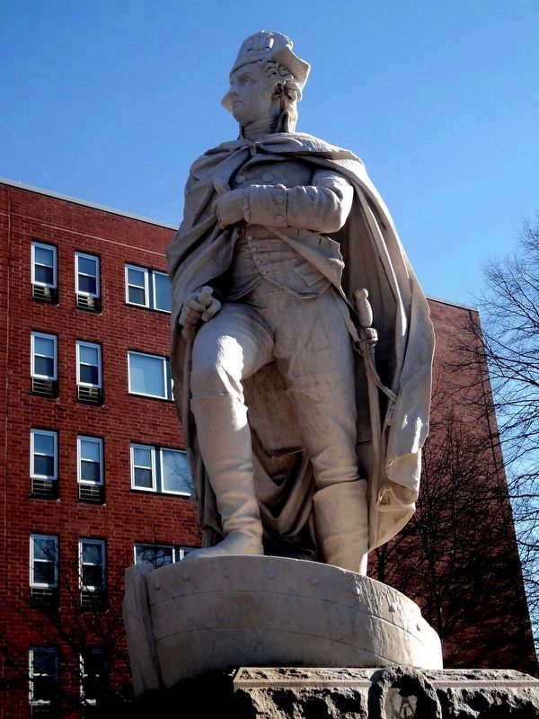 George Washington Statue (site #13) image. Click for full size.