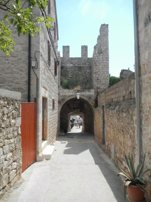 Porta Badoer inside the walls image. Click for full size.