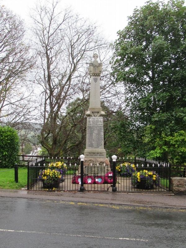 Glen Urquhart War Memorial image. Click for full size.