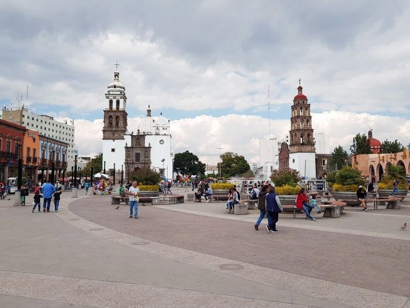 Saint Joseph Church with the Irapuato Cathedral on the left image. Click for full size.