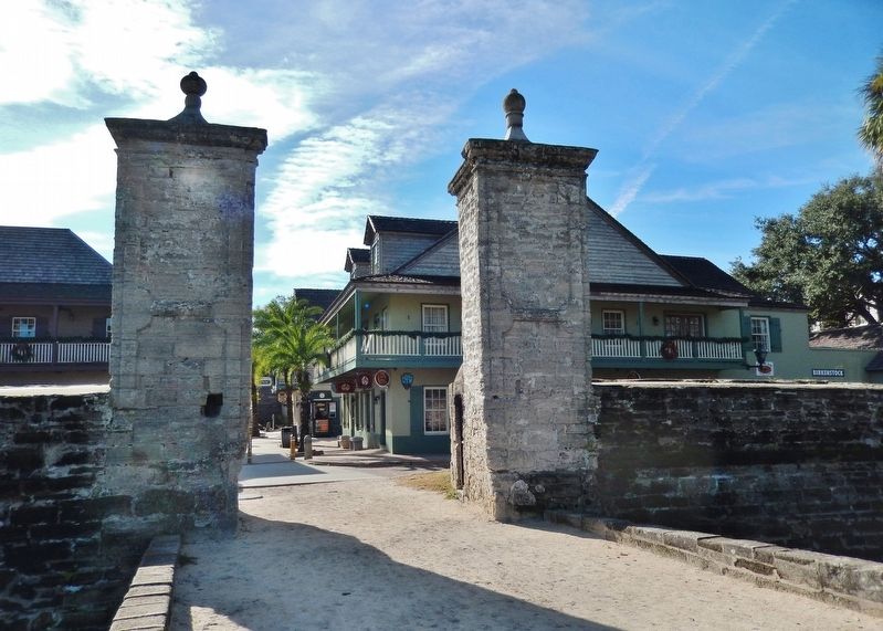 St. Augustine City Gate (<i>north side; detail view</i>) image. Click for full size.