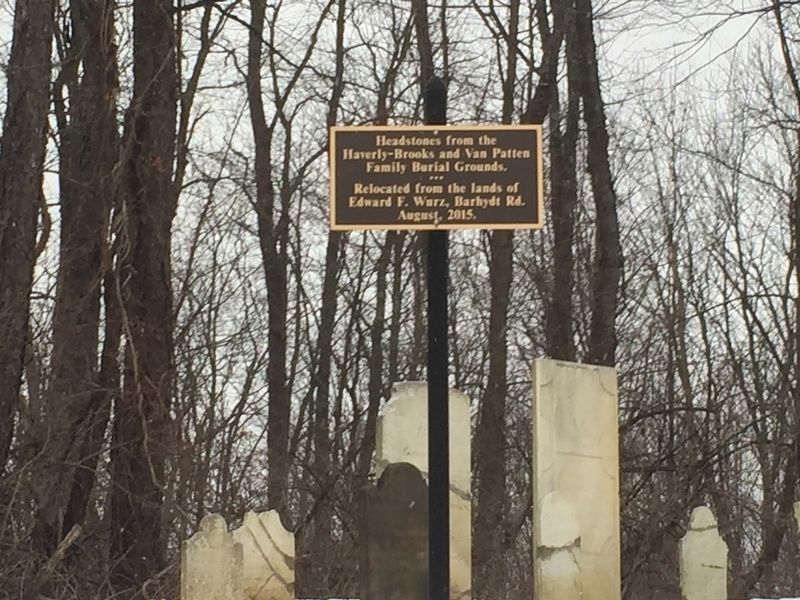 Small historic marker in the cemetry image. Click for full size.