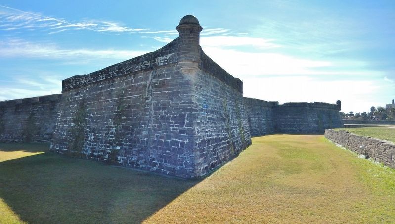 Castillo de San Marcos Moat (<i>west side of fort on right; San Pablo Bastion in foreground</i>) image. Click for full size.