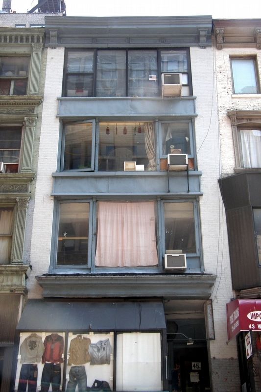 45 West 28th Street. Click for full size. 45 West 28th Street image. Click for full size.