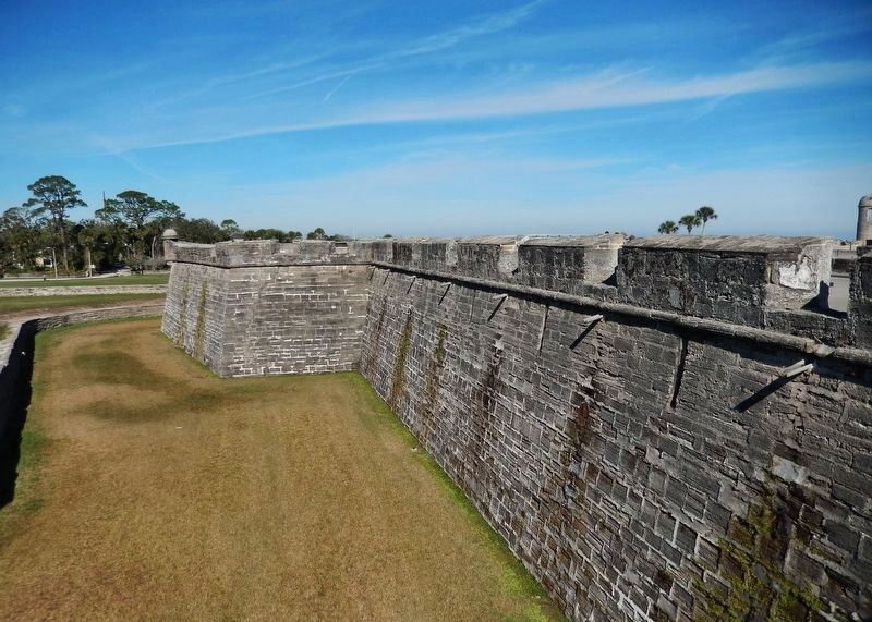 Castillo de San Marcos west fort wall, moat & San Pablo Bastion (<i>view from near marker</i>) image. Click for full size.
