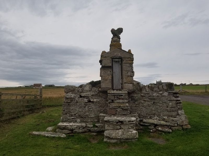 Stone Cairn near Nybster Broch. Click for full size. Stone Cairn near Nybster Broch image. Click for full size.