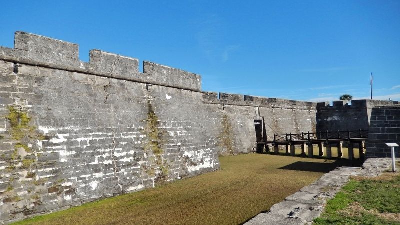 Castillo de San Marcos San Pedro Bastion, South Wall and Moat (<i>wide view from near marker</i>) image. Click for full size.