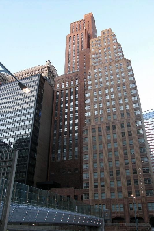 The Downtown Athletic Club building, middle. image. Click for full size.