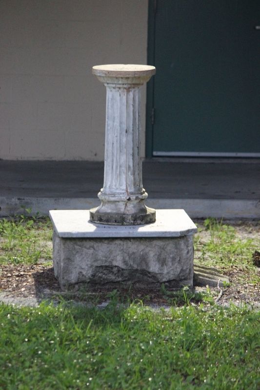 Gifford High School Sundial image. Click for full size.