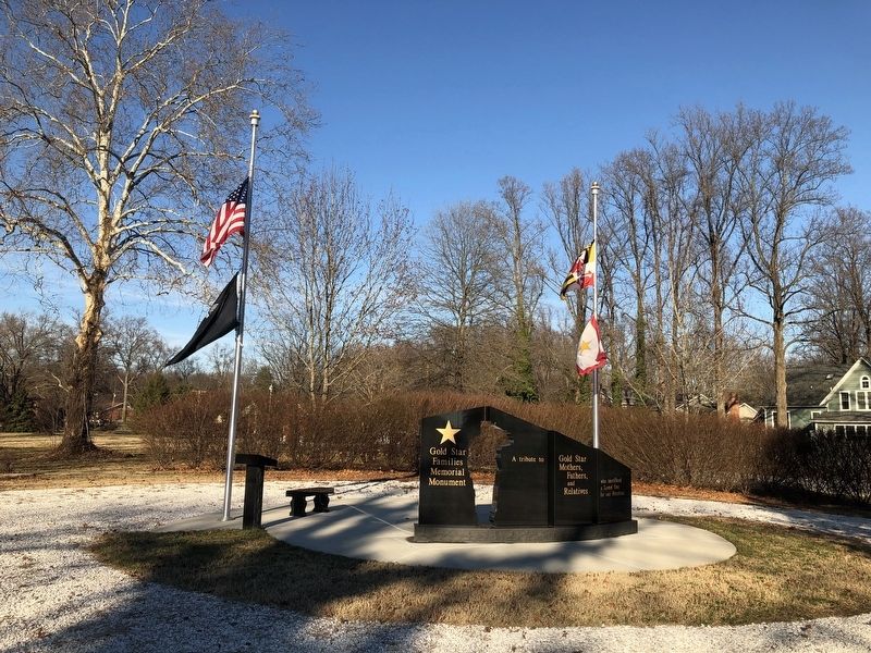 Gold Star Families Monument image. Click for full size.