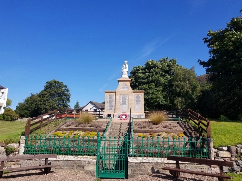 Ullapool War Memorial image. Click for full size.