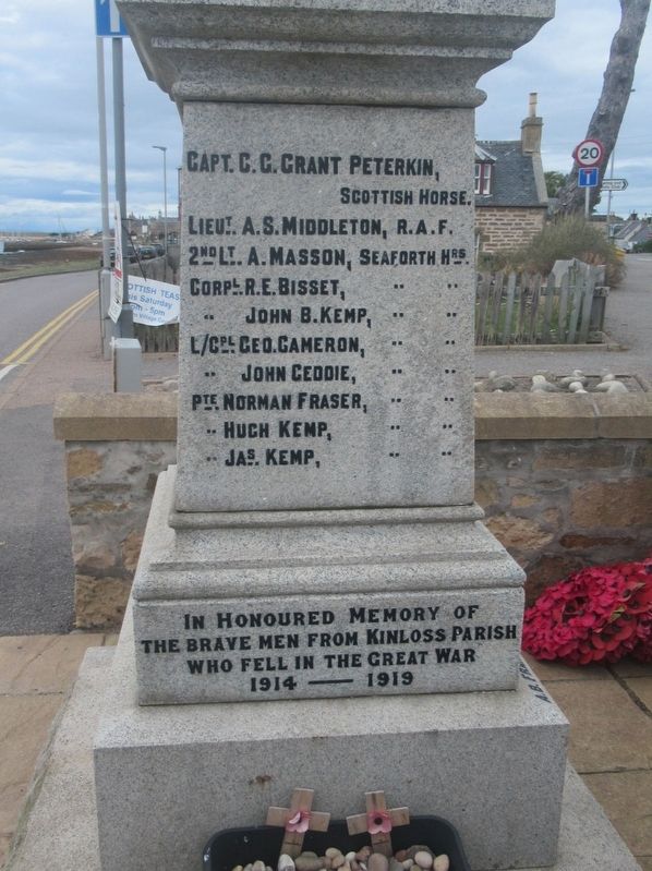 Kinloss War Memorial image. Click for full size.