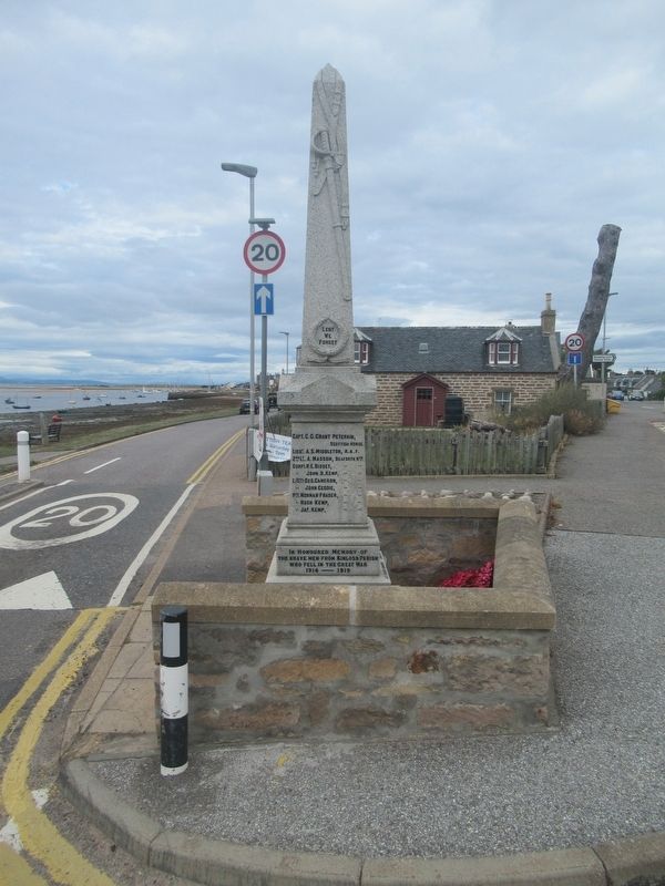 Kinloss War Memorial image. Click for full size.