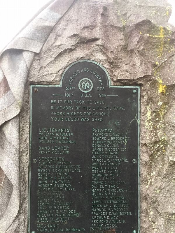 WW1 Monument. Click for full size. WW1 Monument image. Click for full size.