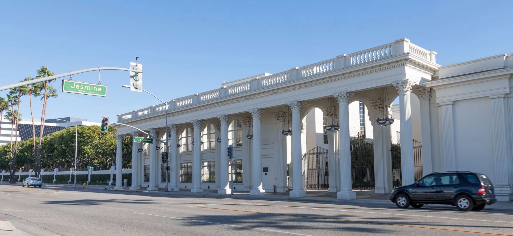 Sony Pictures Studios Colonnade Entrance on Washington Boulevard image. Click for full size.