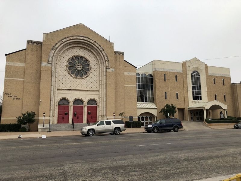 First Baptist Church of San Angelo image. Click for full size.