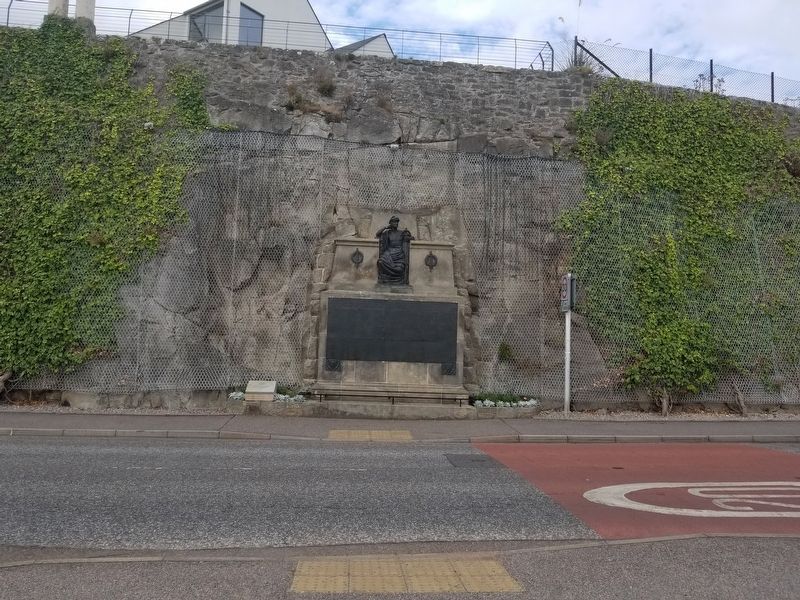 Lossiemouth War Memorial image. Click for full size.