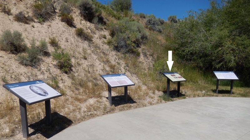 Mapping the Way Marker (<i>wide view showing related markers at trailhead</i>) image. Click for full size.