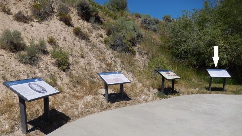 Distant Features Marker (<i>wide view showing related markers at trailhead</i>). Click for full size. Distant Features Marker (<i>wide view showing related markers at trailhead</i>) image. Click for full size.