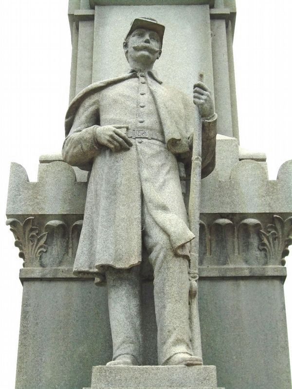 Civil War Monument Soldier Statue image. Click for full size.