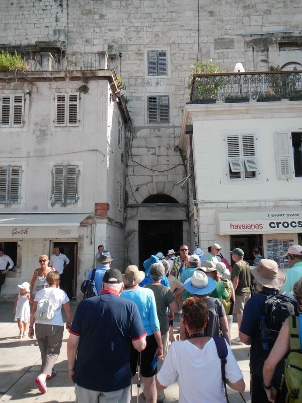 Dioklecijanova Palača, entrance to the Podrumi (Cellars) image. Click for full size.