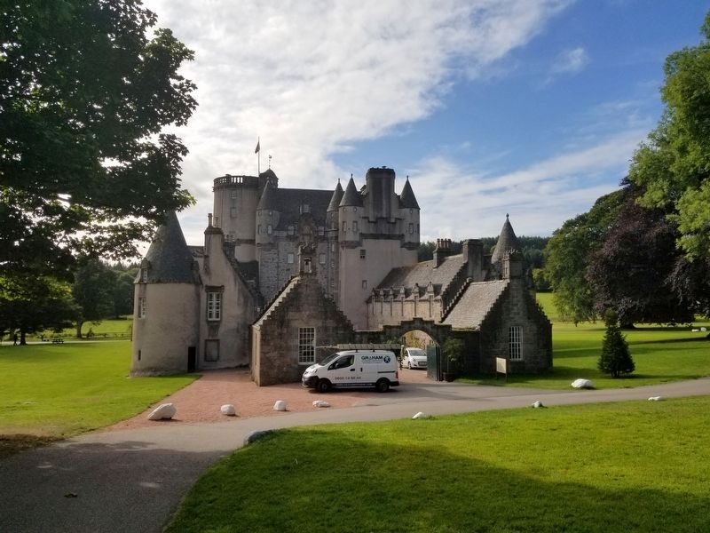 Castle Fraser image. Click for full size.