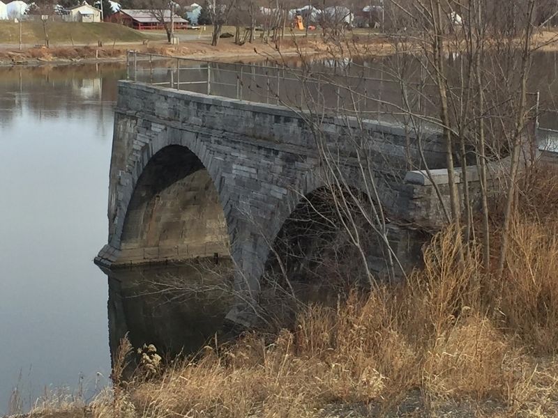 The Southern Pair of Aqueduct Arches image. Click for full size.