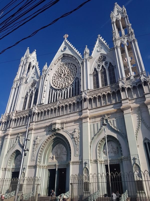 Templo Expiatorio image. Click for full size.