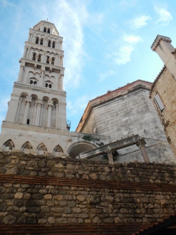 Cathedral (Diocletian's Mausoleum) on the right and Belltower image. Click for full size.