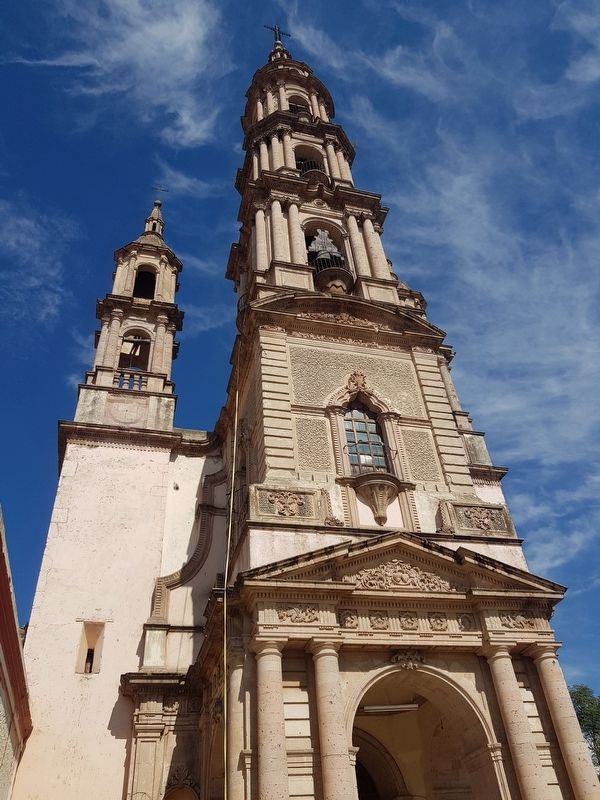 The tower of the Templo de la Casa de Ejercicios image. Click for full size.
