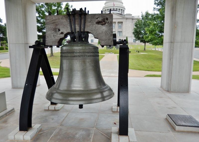 Arkansas Liberty Bell Replica & Marker (<i>marker on right; Arkansas Capitol in background</i>) image. Click for full size.
