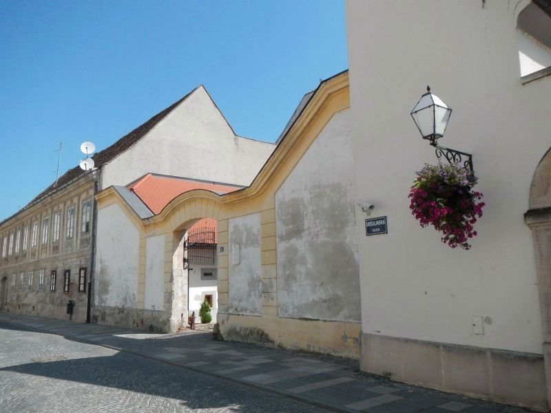 Franjevački Samostan Marker, to the right of the entrance image. Click for full size.